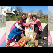 Едно от децата, отгледано от покойния отец Иван от Нови хан, тази година е абитуриентка