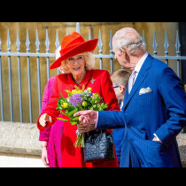 Болестта го е размекнала! Крал Чарлз наруши публично протокола, позволявайки си ТОЗИ жест на Великден