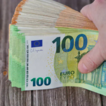 Планетите работят в тяхна полза: Май 2026 носи сериозни финансови възможности за три зодии