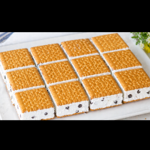 Три съставки, три минути и десертът е готов, а гостите са във възторг! Сладоледени петифури с вкус Страчатела: