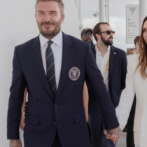 Тя изсветли косата си и обяви тенденцията в прическите за тази пролет