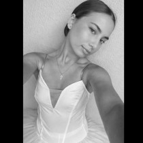 Трагедия навръх Великден! Тежка катастрофа погуби 24-годишна балерина и дядо й: