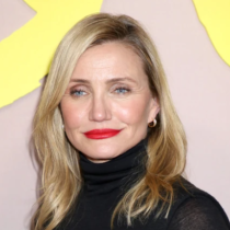 Камерън Диас впечатли с изчистена визия: Най-семплата рокля се превърна в символ на елегантност