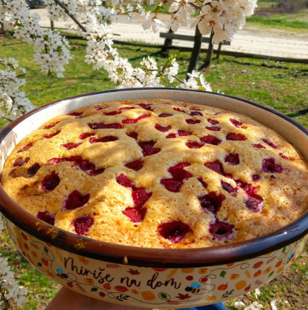 Аз го обичам с малини, но става с всякакъв плод: Евтин дунапренен сладкиш БЕЗ мляко и яйца