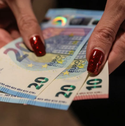 Финансов хороскоп за май 2026: Стратегия за печалба и стабилност за всяка зодия