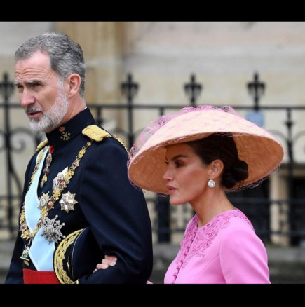 Испания отново се тресе от скандал! Книга разкрива предполагаемите бисексуални отношения на крал Фелипе