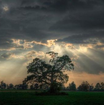 Летните температури си тръгват за часове: студен фронт връхлита страната