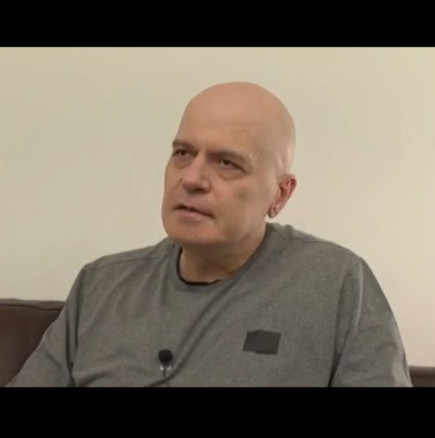 Слави Трифонов ще позлати 3 деца - ето на какви условия трябва да отговарят: