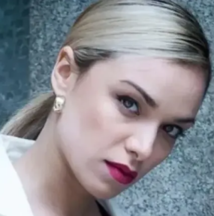 Бременното коремче на Рая Пеева вече личи. Разбра се и пола на бебето-Снимка