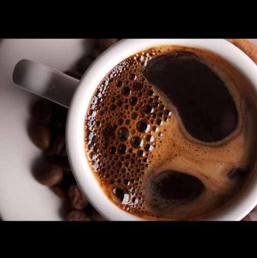 В колко часа е най-добре да изпиете първото си кафе? Много хора правят същата грешка и затова то вреди повече, отколкото помага!