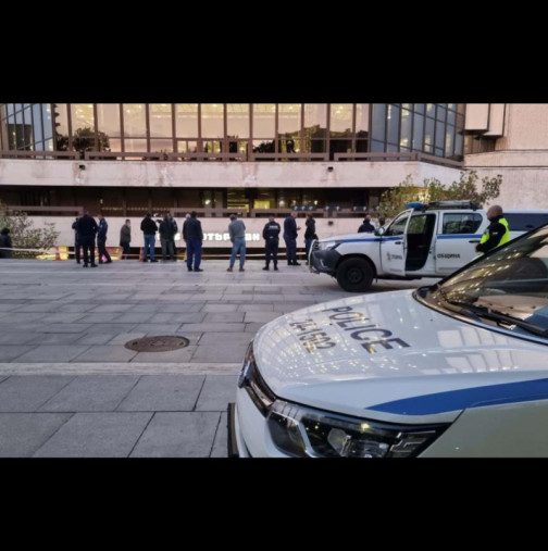 Нова информация за детето, което пострада при падане от парапет на НДК: