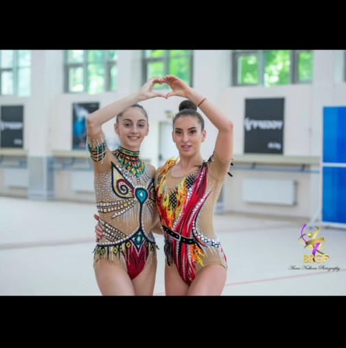 Златно момиче с блага вест по Великден - показа прекрасно бременно коремче (СНИМКИ)