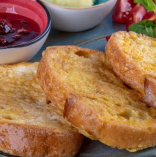 "Пържените" филийки във фурна са перфектни: Любима закуска без капка олио или пържене!