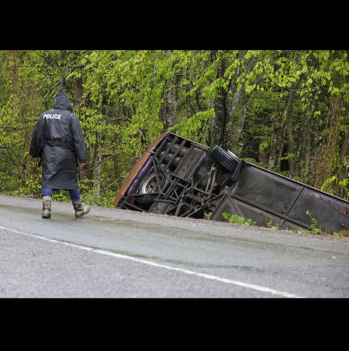 "Излизаха голи, боси, окървавени": Ето го граничаря-герой, извел всички пътници от автобуса-убиец с риск за живота си
