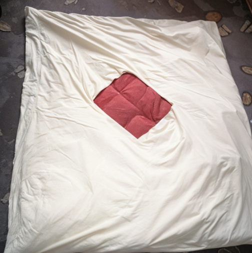 Защо старите калъфи за завивки с дупка по средата ги няма: Причината не е това, което си мислите