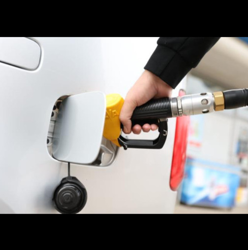 Цената на горивата хвърчи нагоре, ето как да спестим: Не пълнете резервоара догоре и още 10 съвета за намаляване на разхода на гориво