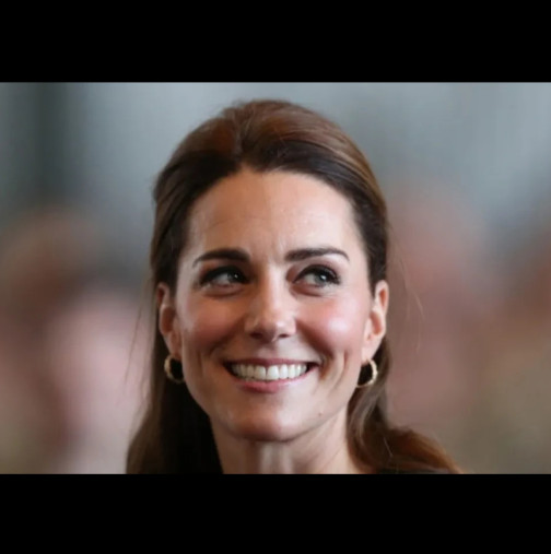 Кейт Мидълтън отново даде урок по мода, шапка, пола, обувки, всичко е за оценка 6+