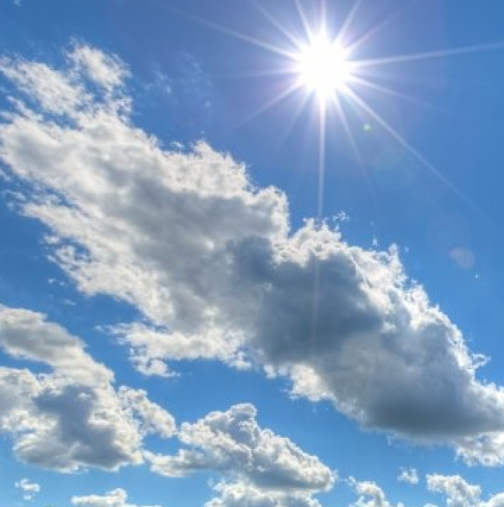 Времето в България в неделя, 26 април: Слънце, летни температури до 28° и жълт код в 10 области