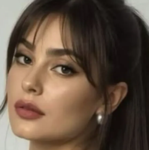 Прическа, която заличава годините: Този бретон подмладява без сушене със сешоар