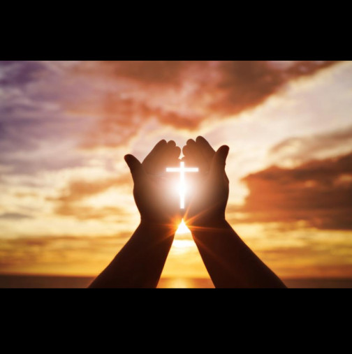 Днес жените не перат, за да не люти сапунената пяна в очите на починалите! Още поверия за Светла събота, черпят ПОБЕДОНОСНИ имена