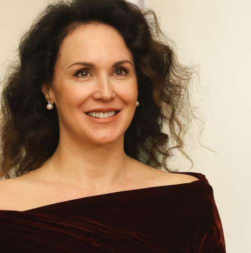 Как 22-годишната Мария Петрова влезе в "Рекордите на Гинес" и отгледа децата на Боби Михайлов