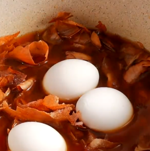 5-те най-често срещани грешки при боядисването на яйца: Заради тях те се напукват и не получават цвета равномерно