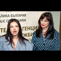 След хейта, който се изля върху им, от БНТ обясниха защо екипът на Дара е от гърци