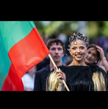 Злобата няма почивен ден! Дара показа скандално съобщение от хейтър часове преди полуфинала на Евровизия