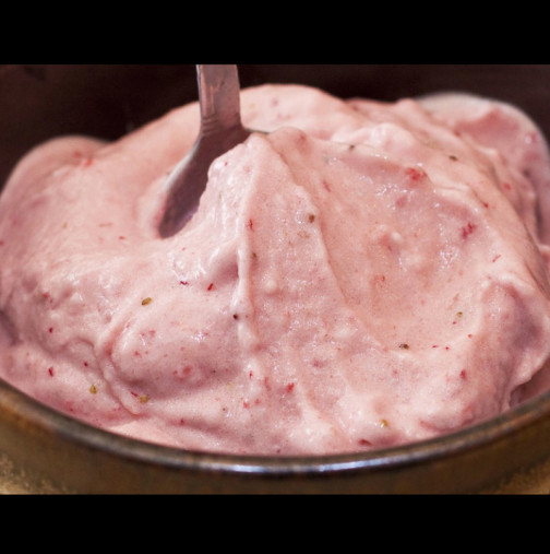 Домашно Данонино с ягоди - кремче-мечта за всяка майка: Бързо, вкусно и здравословно!