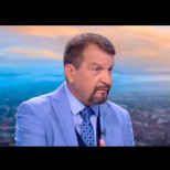 Най-накрая я показа! Ники Кънчев изпрати прекрасна абитуриентка - Мари-София вече е красива млада жена