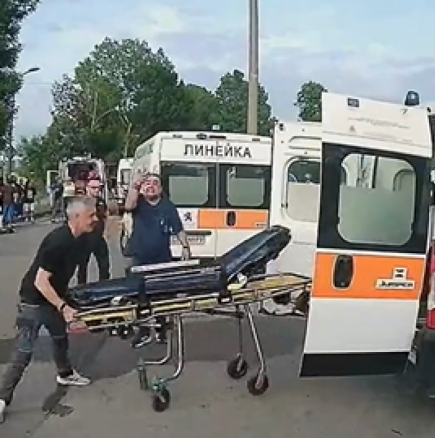 За първи път-Кадри от линейките, които пристигат на Челопешко шосе при катастрофата