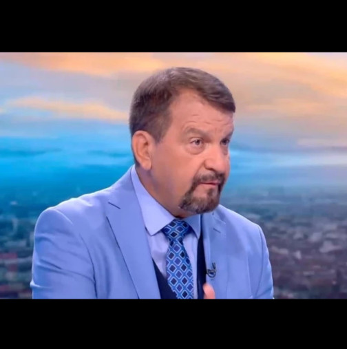 Най-накрая я показа! Ники Кънчев изпрати прекрасна абитуриентка - Мари-София вече е красива млада жена