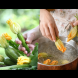 Една стара гъркиня ме научи как да приготвям невероятно ястие от най-вкусната част на тиквичката