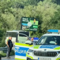 Жена загина при тежка катастрофа, а две деца са в болница