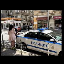 Центърът на София почерня от полиция - откриха мъртво тяло до Съдебната палата: