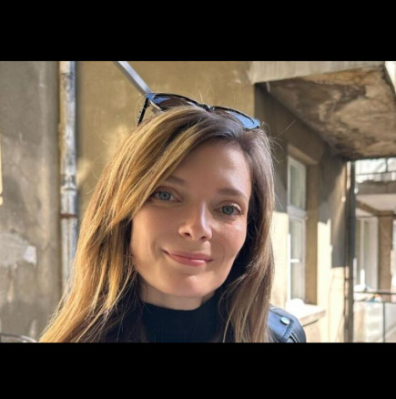 Само месец след раждането: Нора Шопова изглежда по-добре от всякога! Показа СНИМКИ от вълшебната погача на дъщеря й