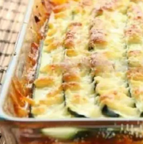 Лазаня с тиквички, шунка и кашкавал: Лека, сочна и толкова вкусна, че няма да ви липсва пастата