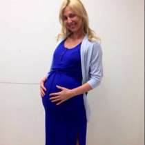 Стелла Ангелова показа бременно коремче