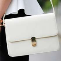 Стил на деня: Бяла чанта