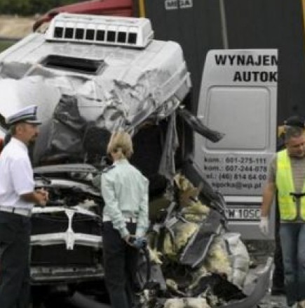 Седем загинали след катастрофа с автобус