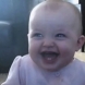 Няма да издържите! Това бебе ще ви накара да се смеете до сълзи! (Видео)