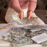 Големи пари предстоят за тези ТРИ зодии - от 20 август те ще забравят ФИНАНСОВИТЕ си ПРОБЛЕМИ, парите ще дойдат от всички страни