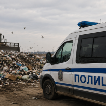 Извънредно! Откриха мъртво бебе на сметище: По тялото има следи от насилие