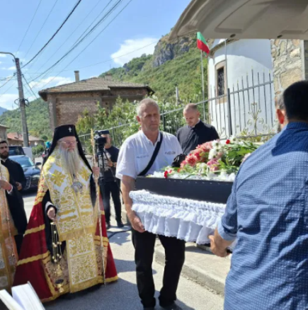 Погребаха Георги Кузев: Дядо Николай с тежки думи