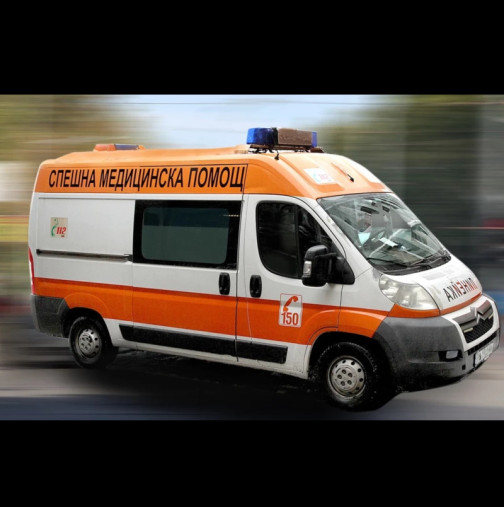 Автобус блъсна майка и 3-годишния ѝ син на пешеходна пътека в Свети Влас
