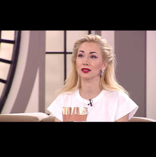 Нети с трогателна снимка с биологичния си баща - невероятната история зад тази целувка: