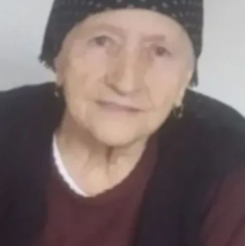 „Не го изхвърляй“: Свекърва остави старо одеяло на снаха си, а вътре я чакаше нещо неочаквано