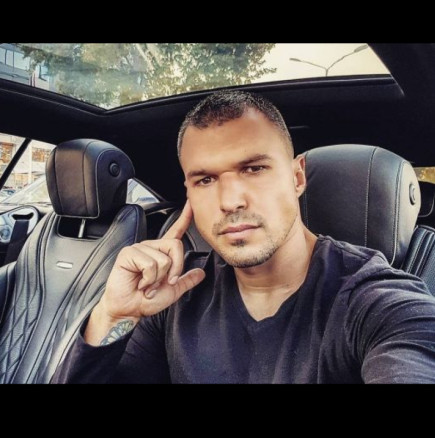 Няма начин да е тя! Валери Божинов показа новата си приятелка - копие на Ана-Шермин от Ергенът!