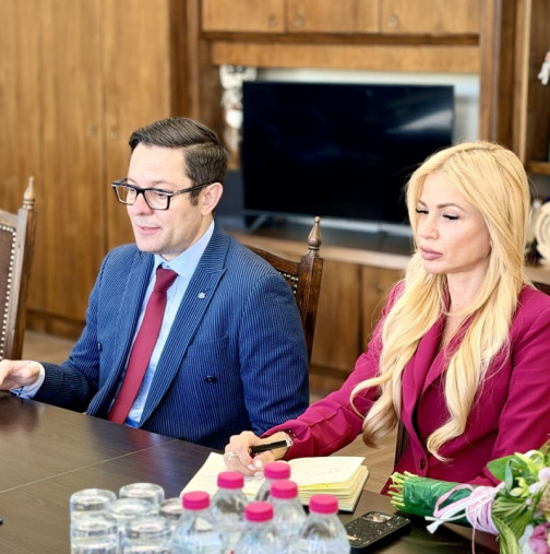Лъсна шокиращо минало: Зам. министър Михаела Карадимова е била задържана при акция за трафик на бебета
