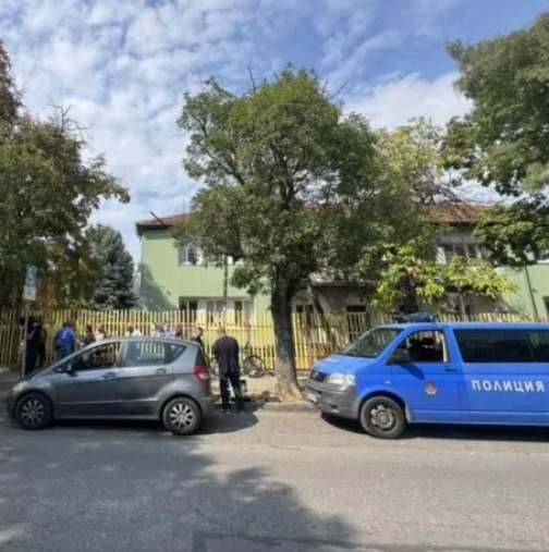 Пред детска градина в София: Арестуваха майка на две деца с няколко вида наркотици